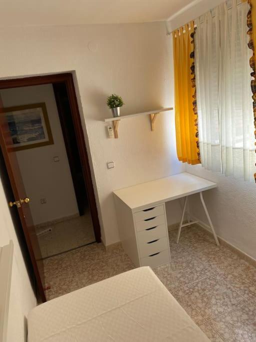 Zdjęcie z galerii obiektu Precioso piso duplex en la Bahia de Cadiz para 5 plazas w mieście Puerto Real