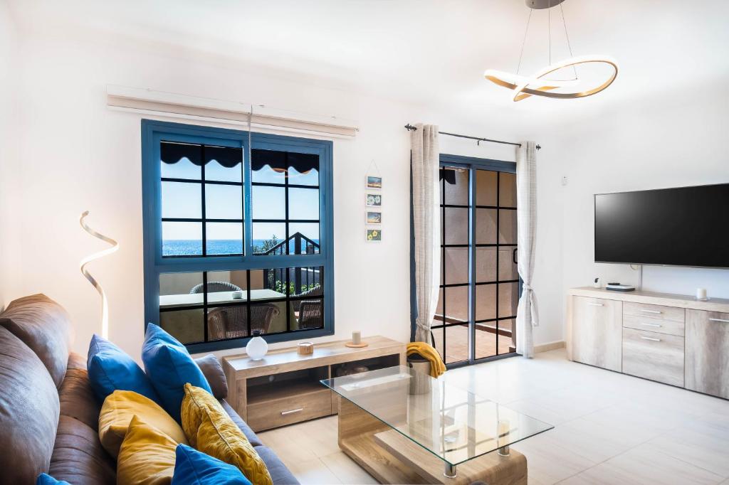 A television and/or entertainment centre at Casa Marine