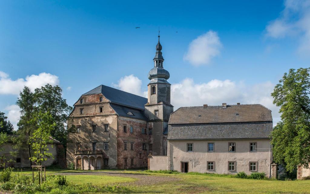 Fotografie z fotogalerie ubytování Zamek Sarny - Schloss Scharfeneck v destinaci Kladsko