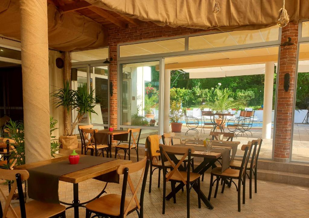 Restaurace v ubytování Hotel Feniks Lozenets