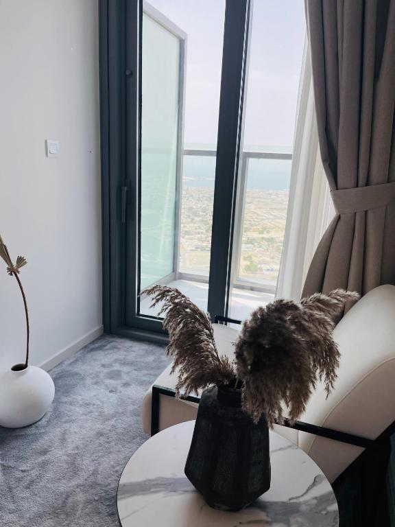 Posezení v ubytování Paramount midtown residence luxury 3 bedroom with amazing sea view and close to burj khalifa and dubai mall