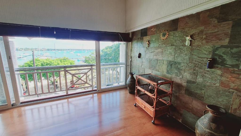 Balkón nebo terasa v ubytování Beachfront penthouse with panoramic ocean view