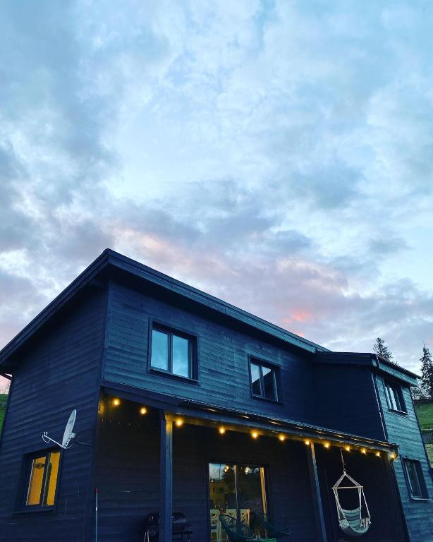 Black Wood Cabin - Haus Mit Vier Schlafzimmern