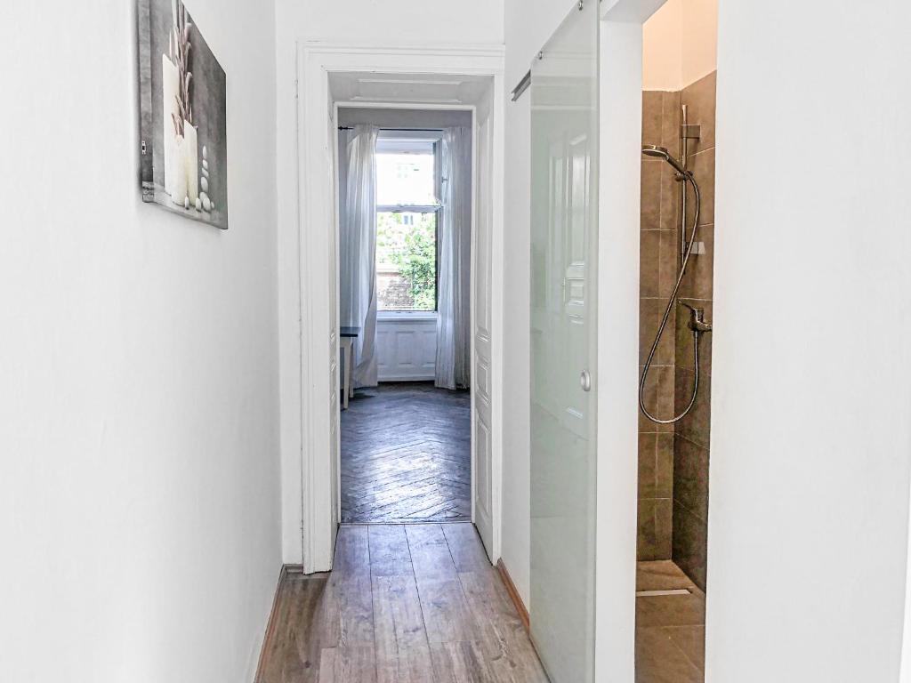 Fotografie z fotogalerie ubytování Commodious 2BR Apt. Near AKH-Perfect for Groups ve Vídni