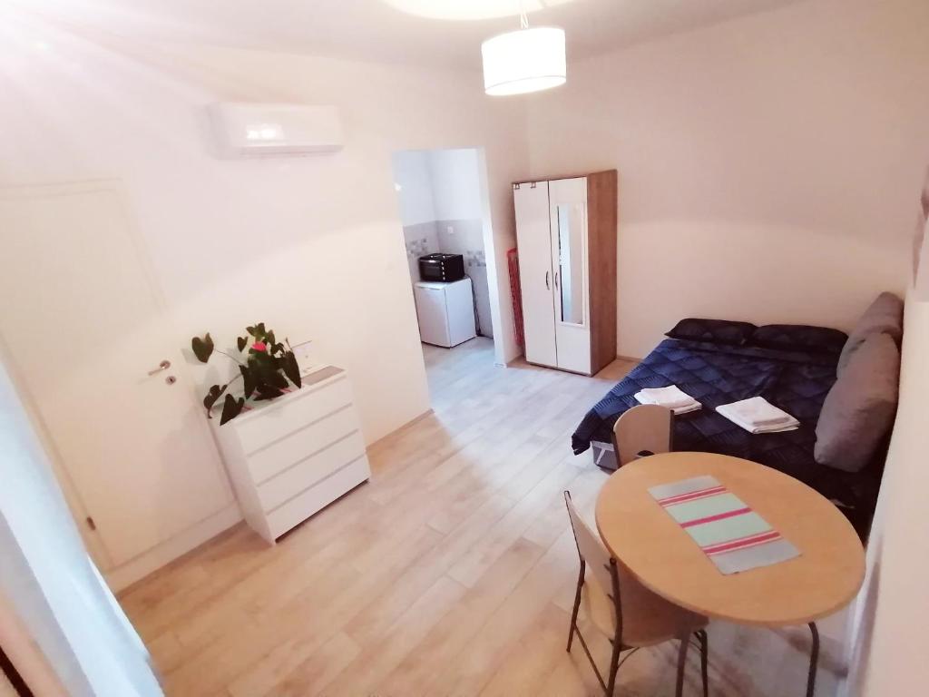 Modern Studio Apartment for 2 in CITY CENTER