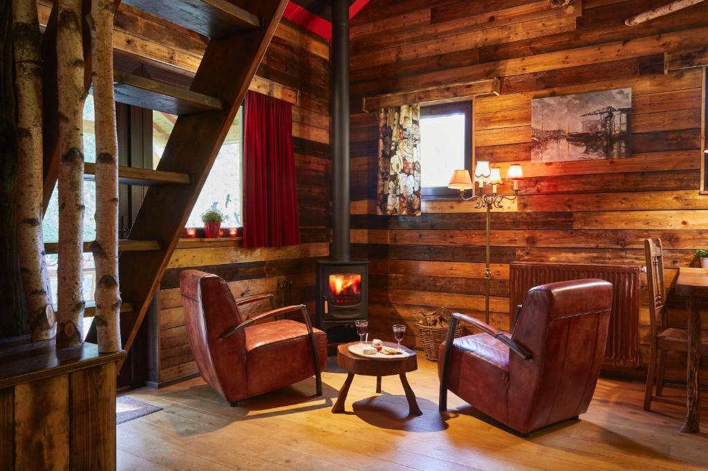 Posezení v ubytování Tiny House Cetturu - 2-pers boshuisje op het domein van Bob & Henja