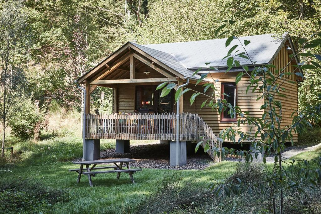 Photo de la galerie de l'établissement Tiny House Cetturu - 2-pers luxe en romantisch boshuisje, à Houffalize