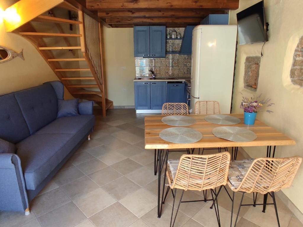 Kuchyň nebo kuchyňský kout v ubytování House Tuna