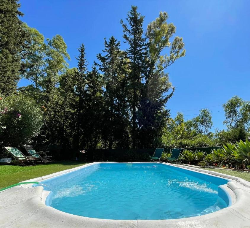 Baseinas apgyvendinimo įstaigoje CASA RURAL CON PISCINA Viajar con mascota arba netoliese