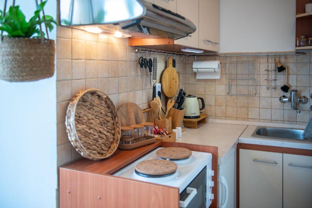 Kuchyňa alebo kuchynka v ubytovaní Cosy private boho app Nook in Rijeka near Opatija