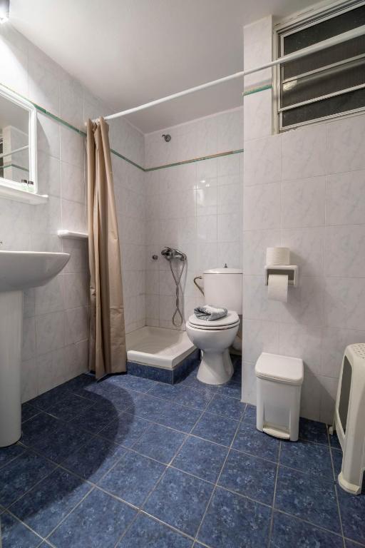 ANGELO Cafe Hotel - 9