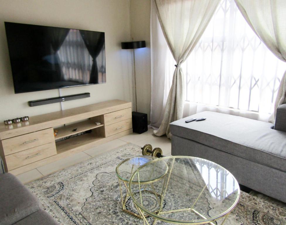 Khaya Guesthouse, Soshanguve (updated prices 2024)