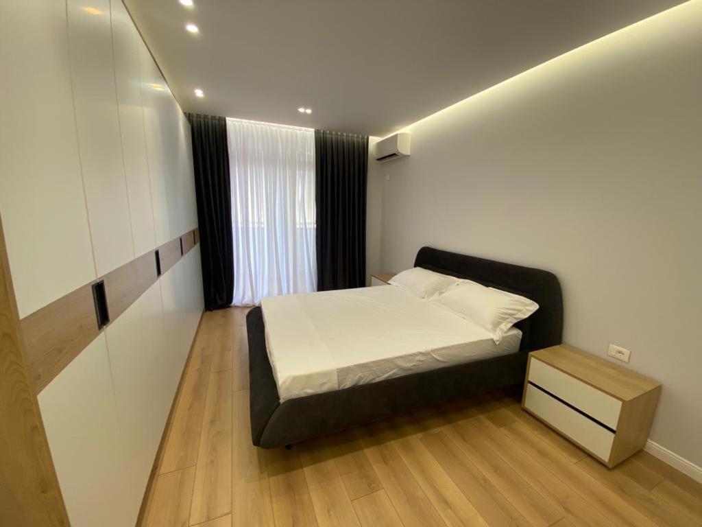 8th Floor Luxury Apartament Tirana - Imazhi 6