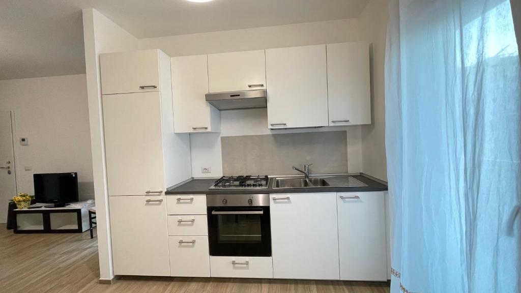 Central Modern Apartment Bari - 16