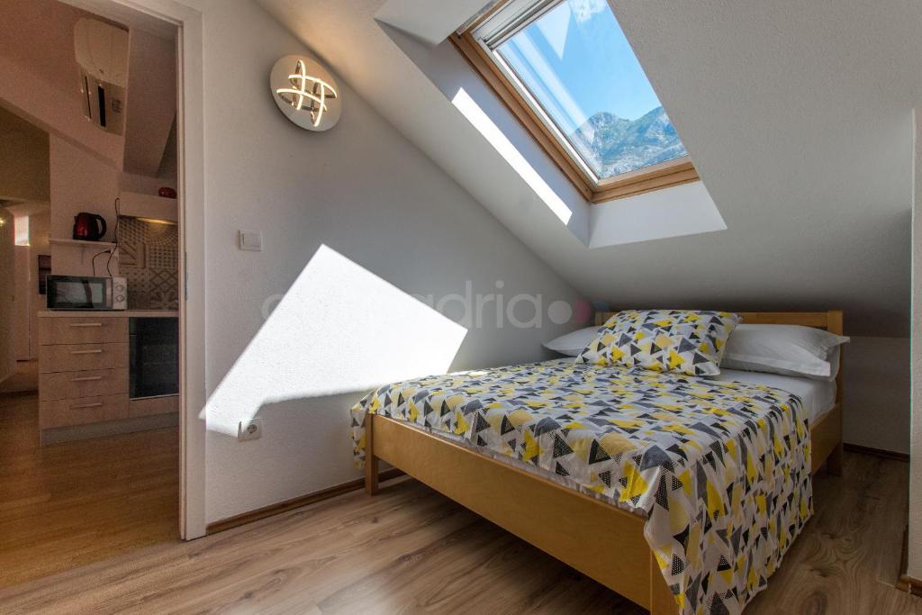 Posteľ alebo postele v izbe v ubytovaní Seaview apartments Duky