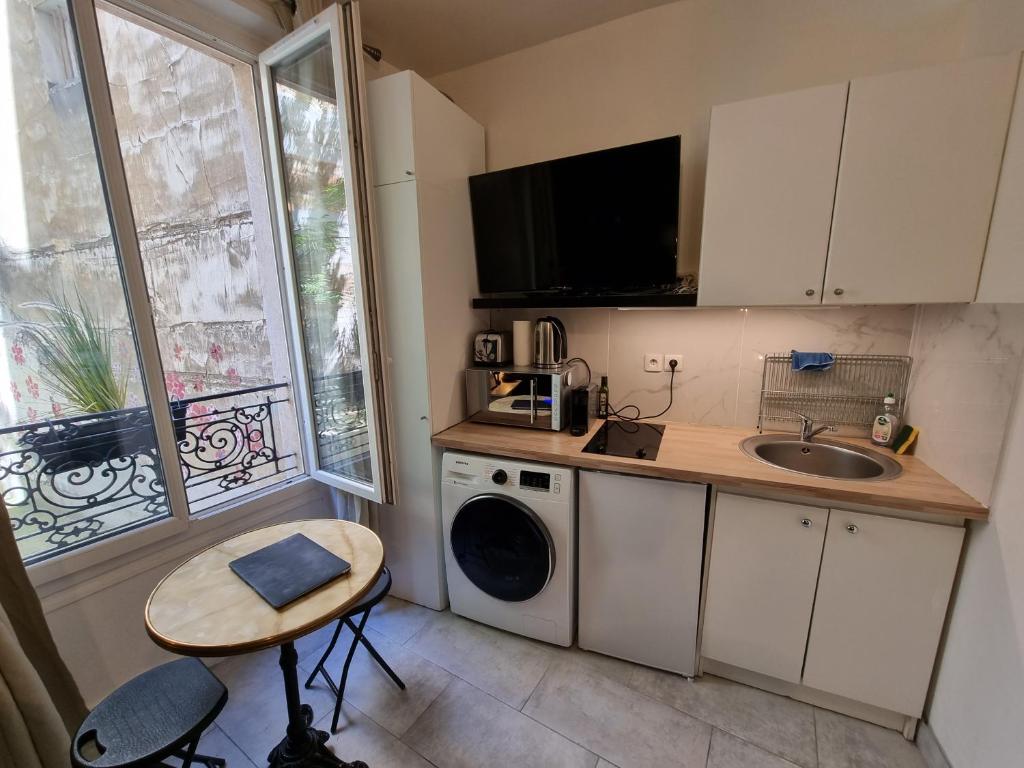 Cosy studio in heart of Montmartre - One-Bedroom Apartment