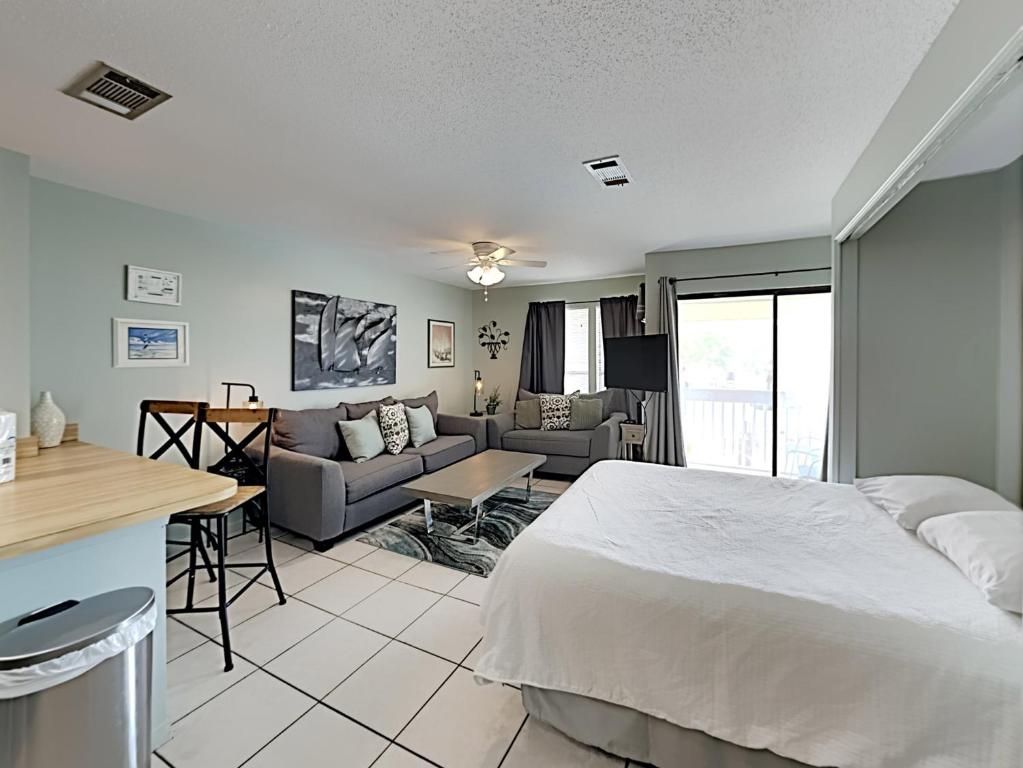 Thumbnail for Sandpiper Cove Apartments