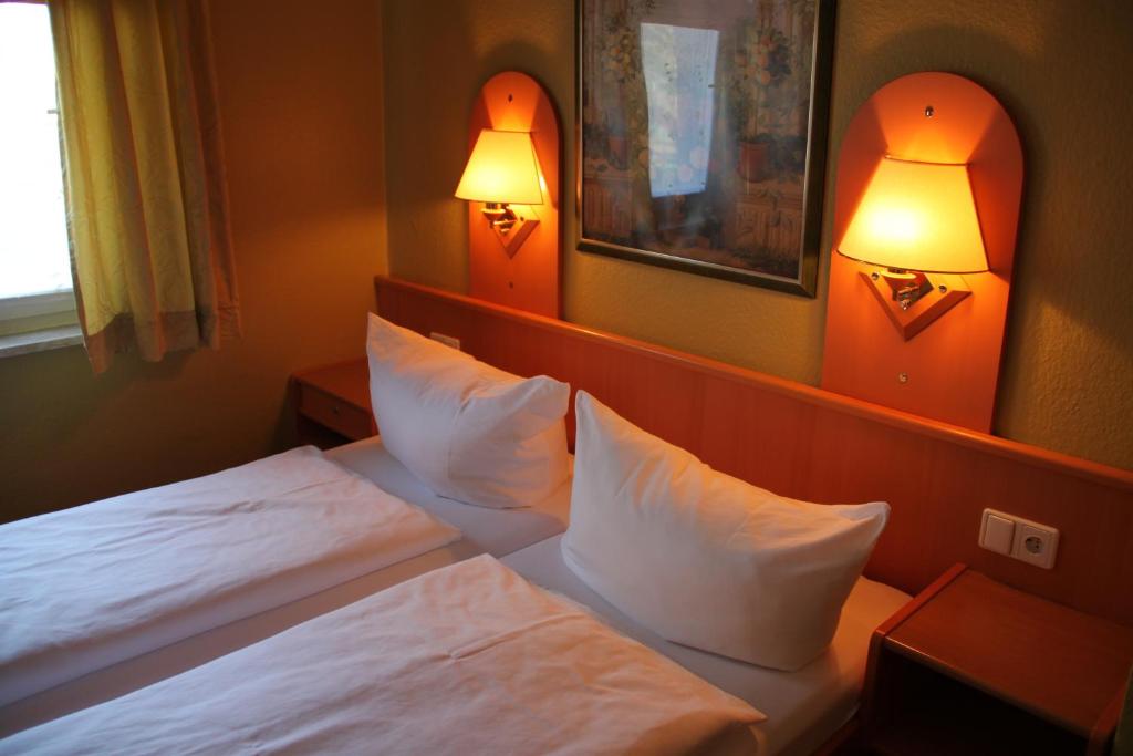 Buskes Hotel Steinförde - シングルルーム バスルーム付