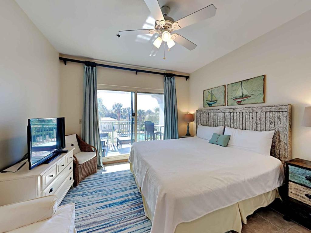 Inn at Seacrest #206