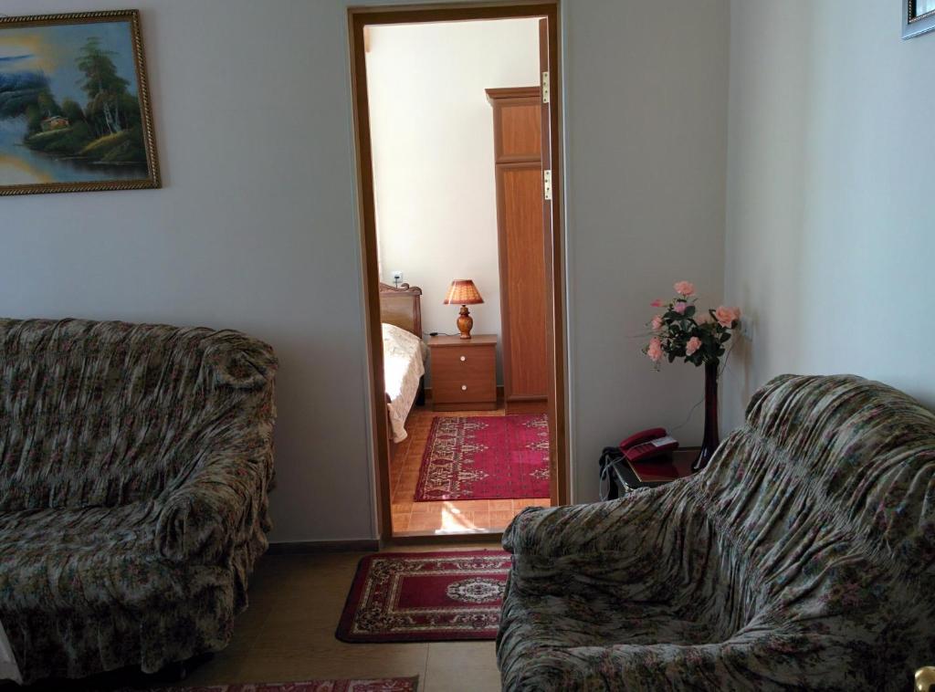 Posezení v ubytování Erazank Hotel