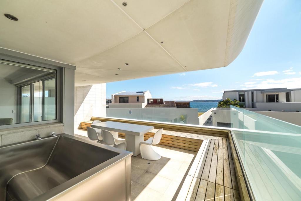 Sacred Waters Taupo - Resim 24