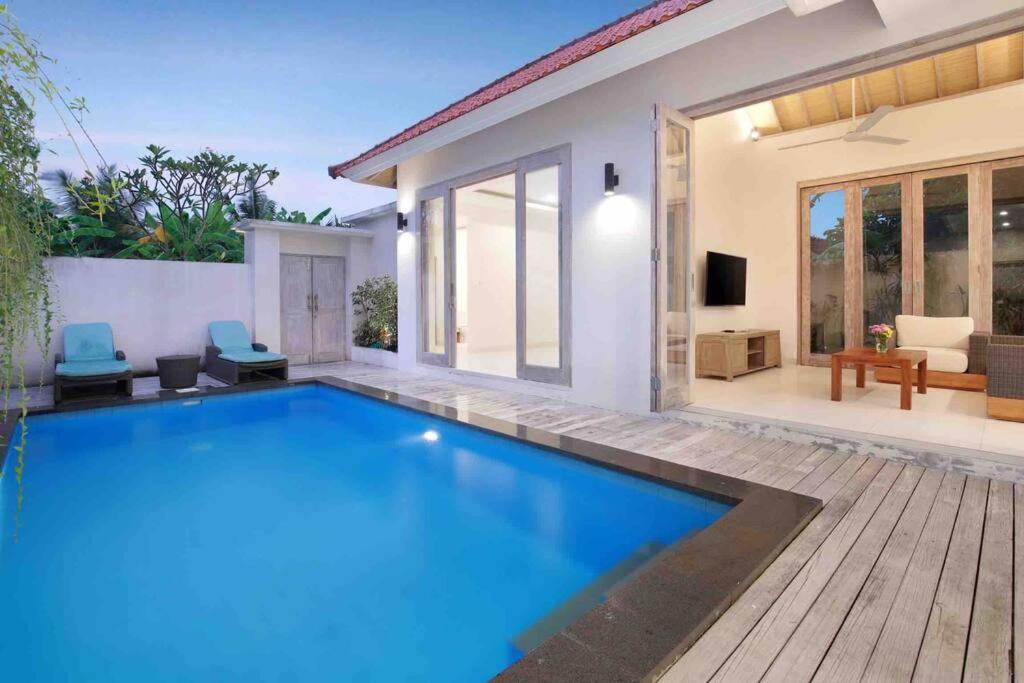 Green Villa A, brand new villa near central Ubud. - Three-Bedroom Villa
