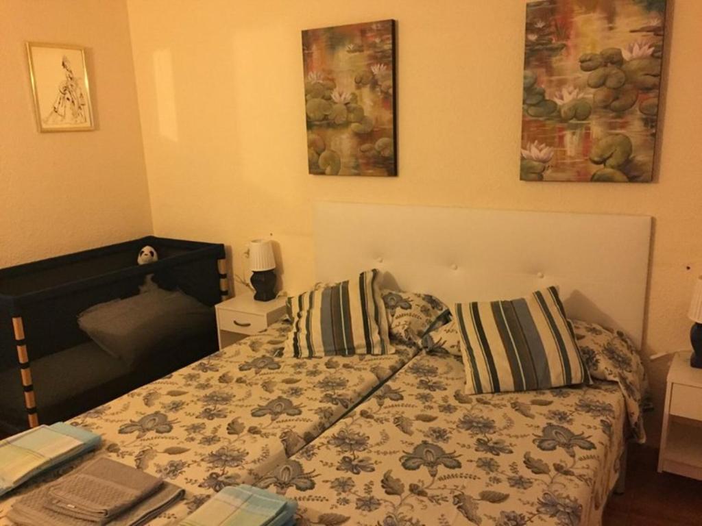 Postel nebo postele na pokoji v ubytování Gayfriendly 2 bedrooms apartment, pet friendly