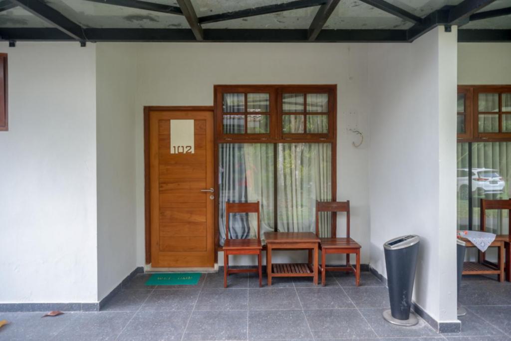 Fotografie z fotogalerie ubytování Urbanview Resort Kampoeng Media Yogyakarta by RedDoorz v destinaci Ngaglik
