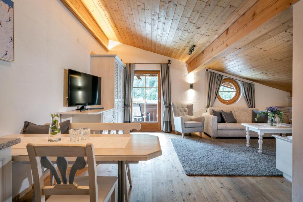 Posezení v ubytování "Quality Hosts Arlberg" Hotel zur Pfeffermühle