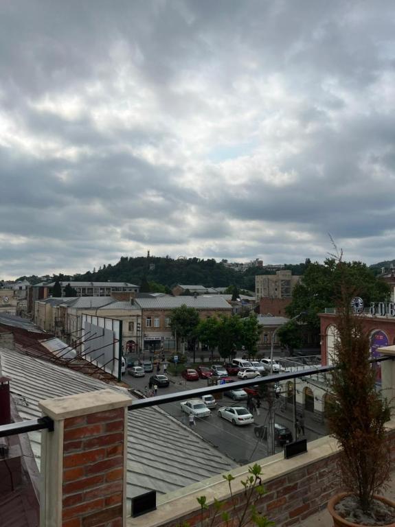 Nespecifikovaný výhled na destinaci Kutaisi nebo výhled na město při pohledu z hotelu