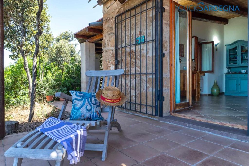 Zdjęcie z galerii obiektu Villa Juliette con vista spettacolare ridosso del mare w mieście Alghero