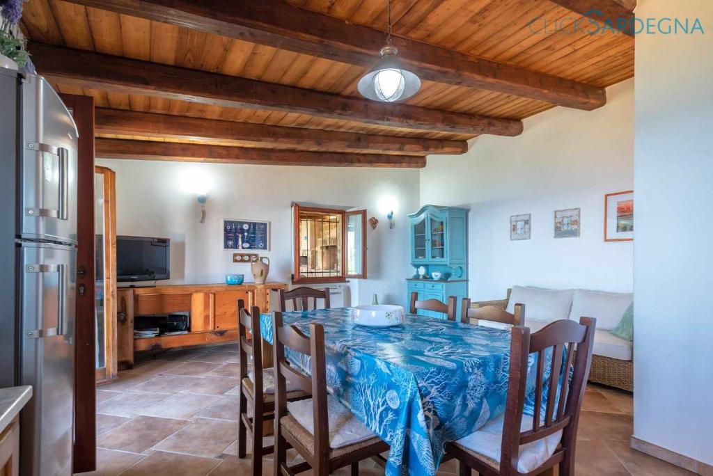 Zdjęcie z galerii obiektu Villa Juliette con vista spettacolare ridosso del mare w mieście Alghero