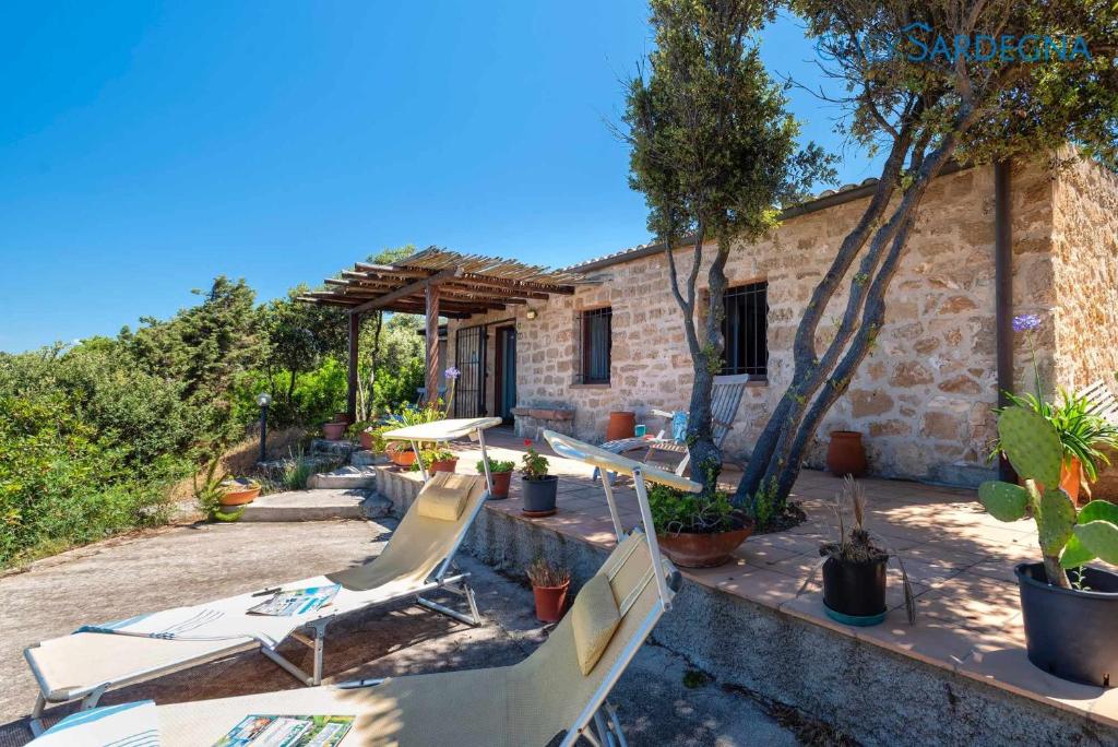Zdjęcie z galerii obiektu Villa Juliette con vista spettacolare ridosso del mare w mieście Alghero