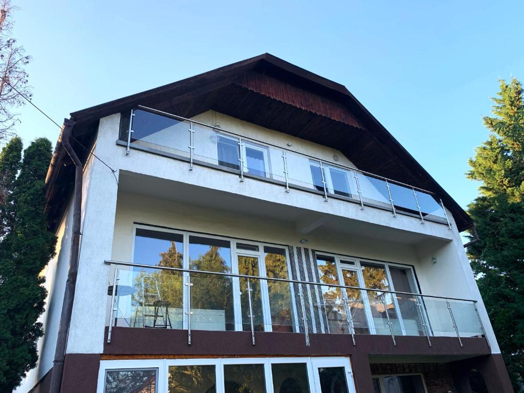 Ari Villa Révfülöp 8253 Révfülöp, Révfülöp Óvoda u 21. kép - 1