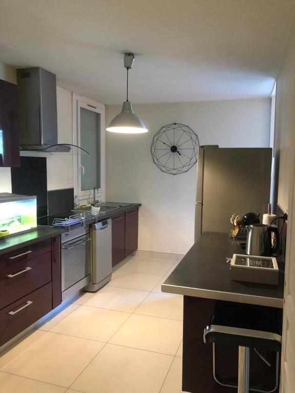 Kuchyňa alebo kuchynka v ubytovaní Montpellier Appt T4 90m2 à 15 min des plages et 5 min gare St Roch