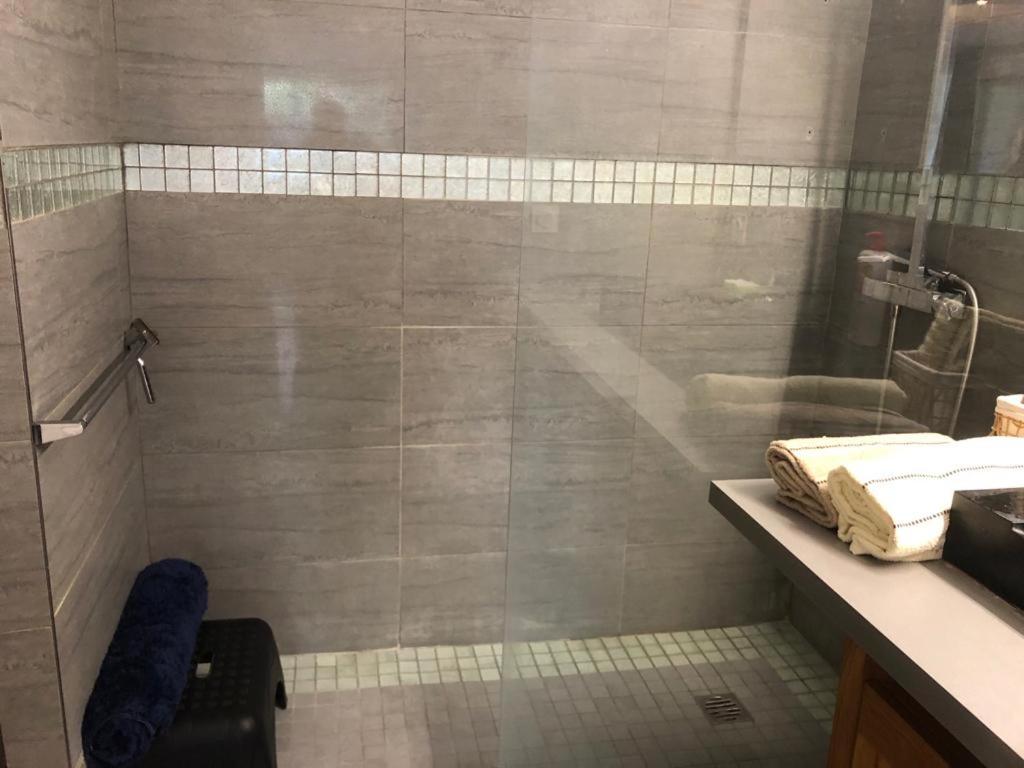 Kúpeľňa v ubytovaní Montpellier Appt T4 90m2 à 15 min des plages et 5 min gare St Roch