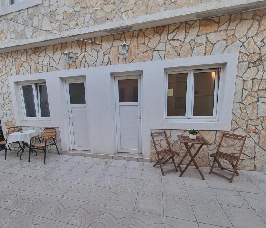Balkón alebo terasa v ubytovaní Euromodus apartmani