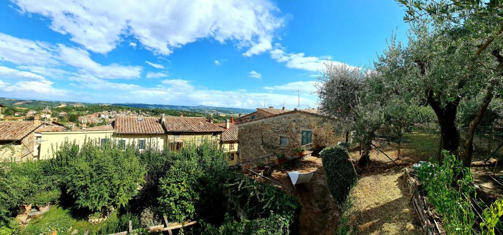 La Terrazza, elegant Tuscan stone house with garden and terrace in Cetona - Maison De Vacances
