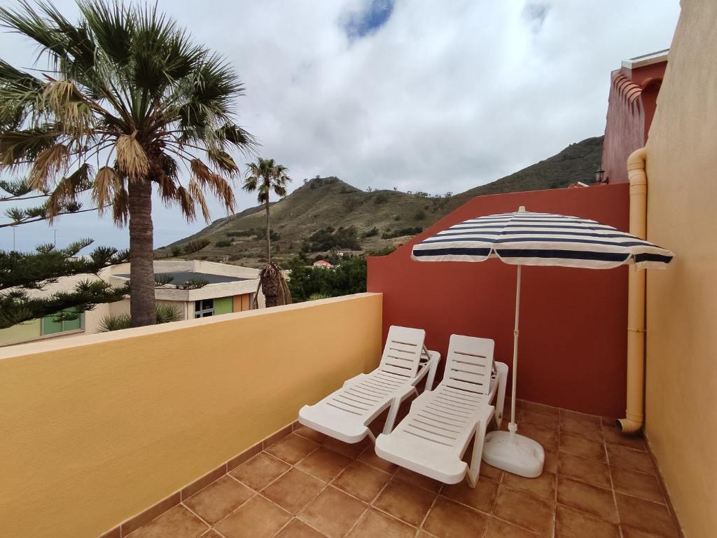 Cheerful 3 bedroom town house with garage - Housity