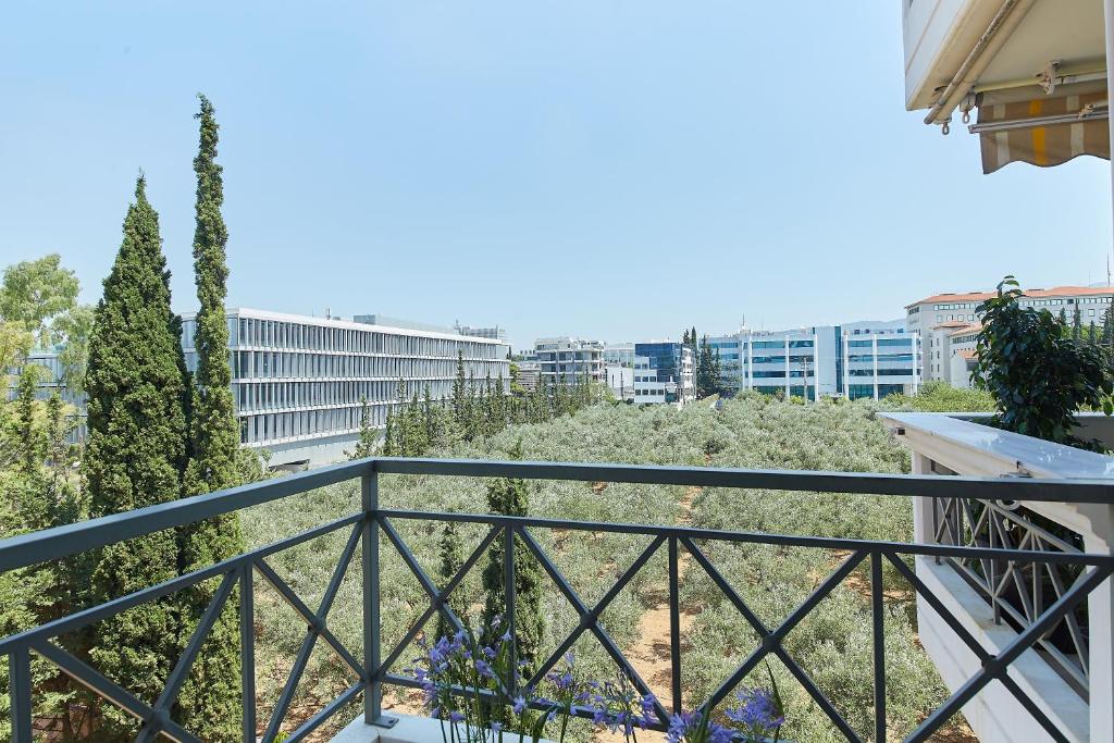 Balkón alebo terasa v ubytovaní CASA MYRlAM Marousi -View & Private Parking-