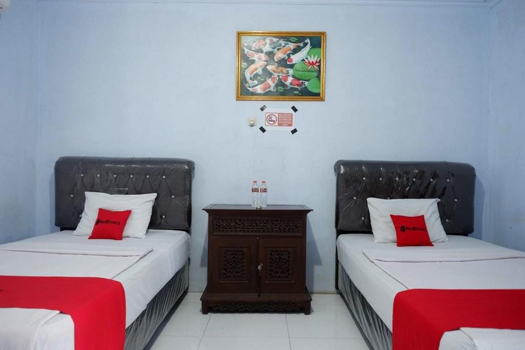 RedDoorz Syariah near Stasiun Pekalongan 3 - Habitación Doble