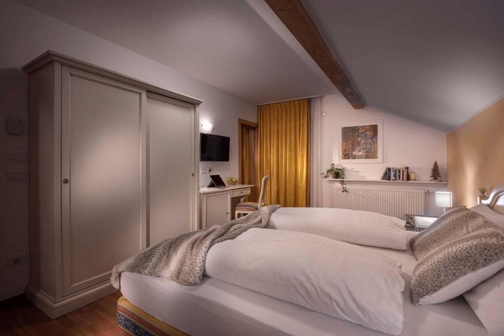 Hotel Bad Salomonsbrunn - Habitación Familiar Con Balcón