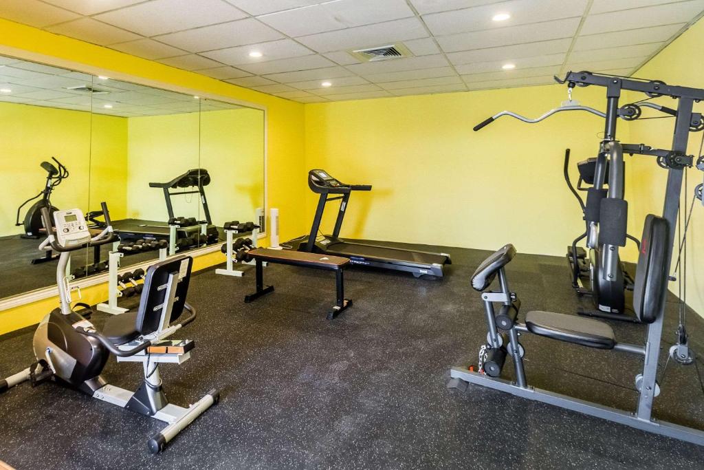 Palestra o centro fitness di Clarion Inn near McAllen Airport