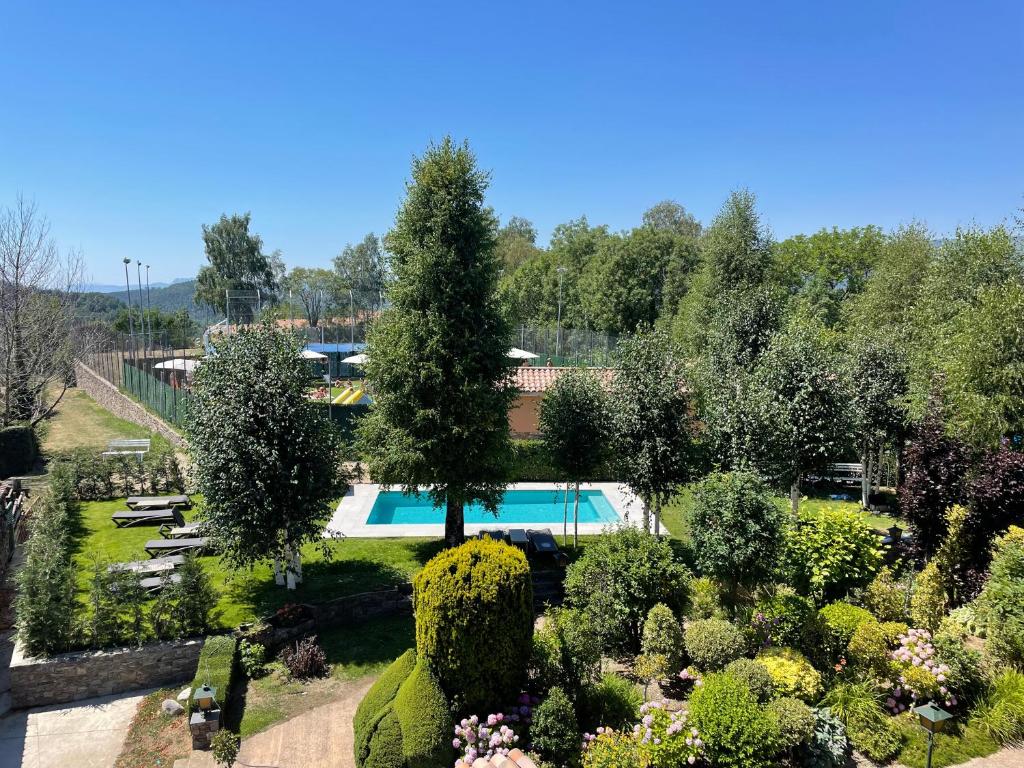 Bazén v ubytování Hotel Calitxo nebo v jeho okolí