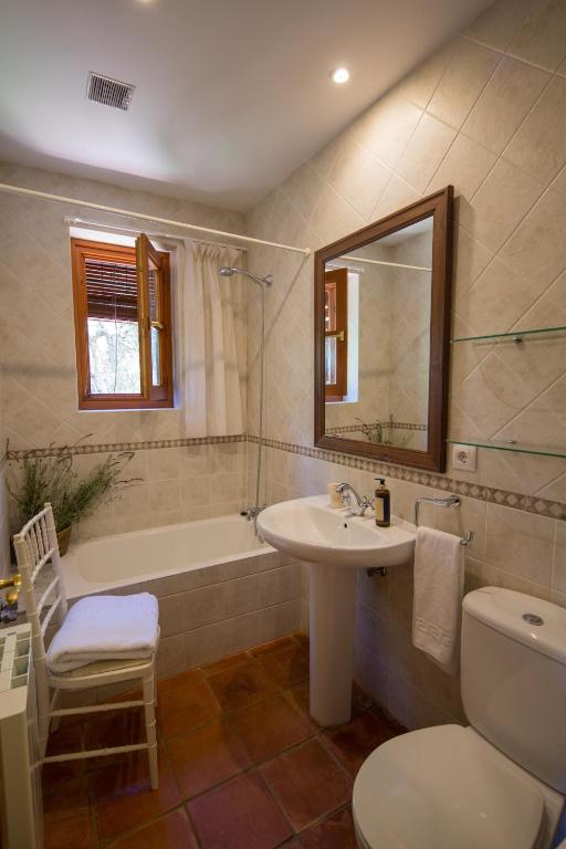 Finca La Fronda - Three-Bedroom Chalet