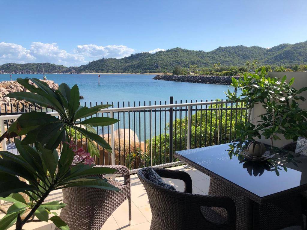 Seaview, Nelly Bay (updated prices 2024)