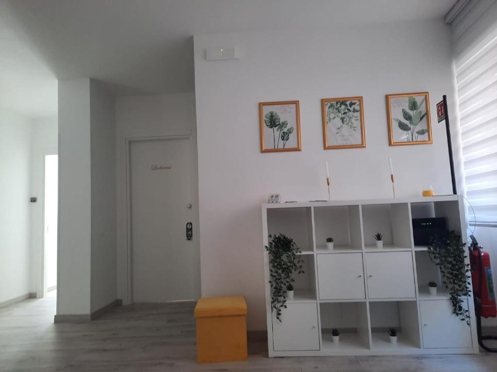 Foto dalla galleria di GUEST HOUSE TRA CIELO E MARE a Nettuno