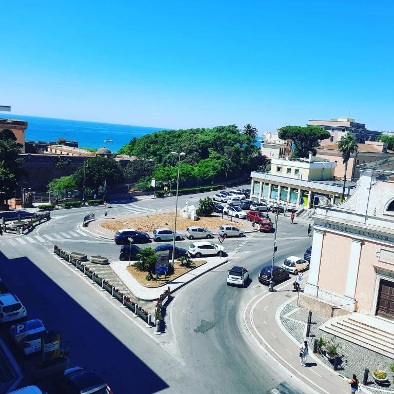 Vista generica sul mare o vista sul mare dall'interno dell'affittacamere