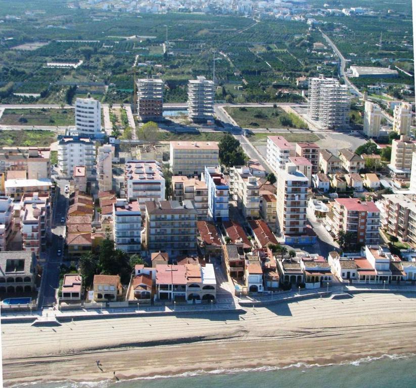 Impeccable 4-Bedroom apartment by the beach, Piles – Updated ...
