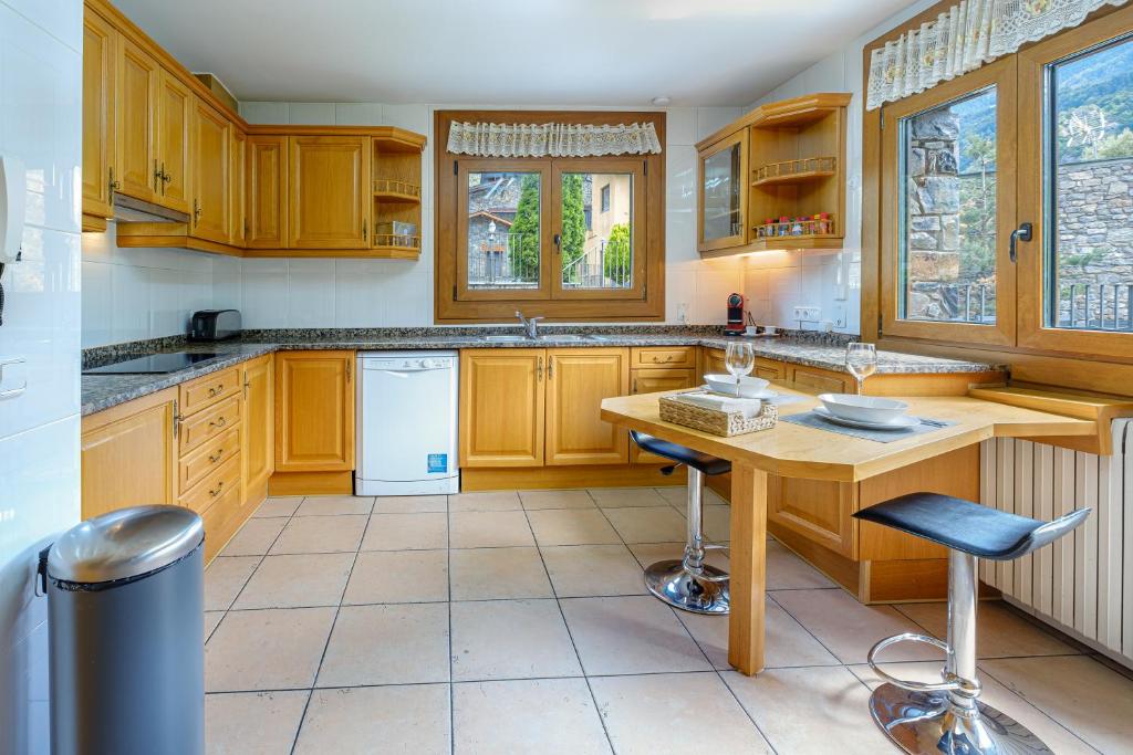 Kuchyň nebo kuchyňský kout v ubytování Quiet House Sa Calma